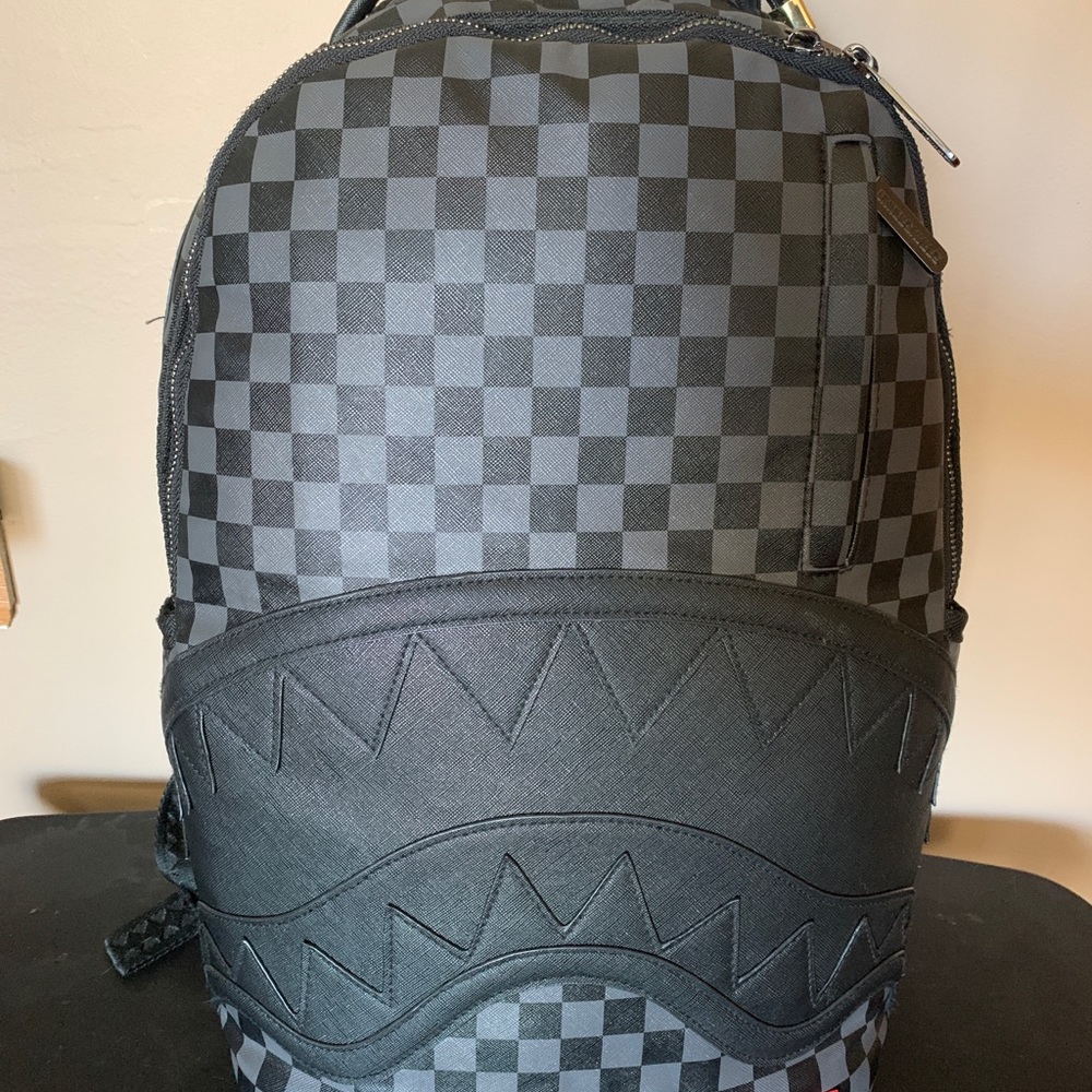 SPRAYGROUNDS HENNY BLACK BACKPACK (DLXV)